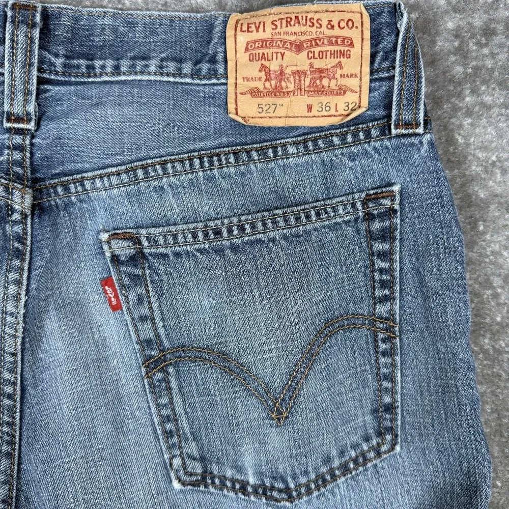 Levi's 527 Men's 36x32 (Fits 35x33) Blue Denim Low Boot Cut Distressed Y2K‎